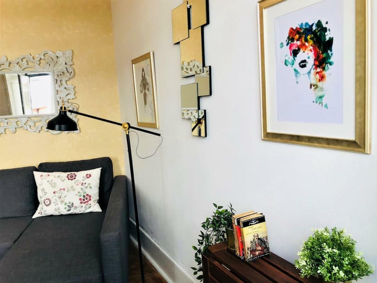 Principe Real - 2 Bedroom Apartment With Terrace Lisbona Esterno foto